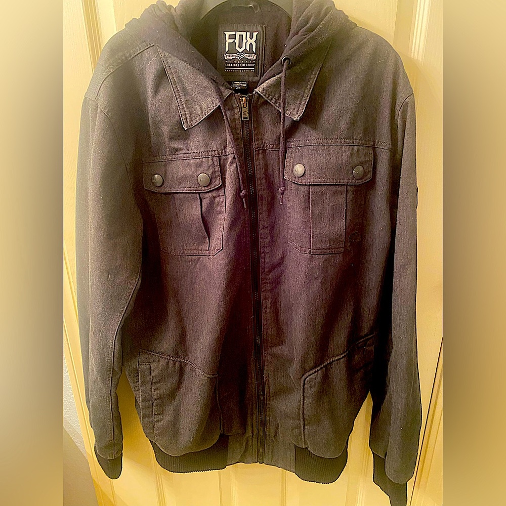 Gently used mens Fox hooded jacket size XL great condition very comfortable!